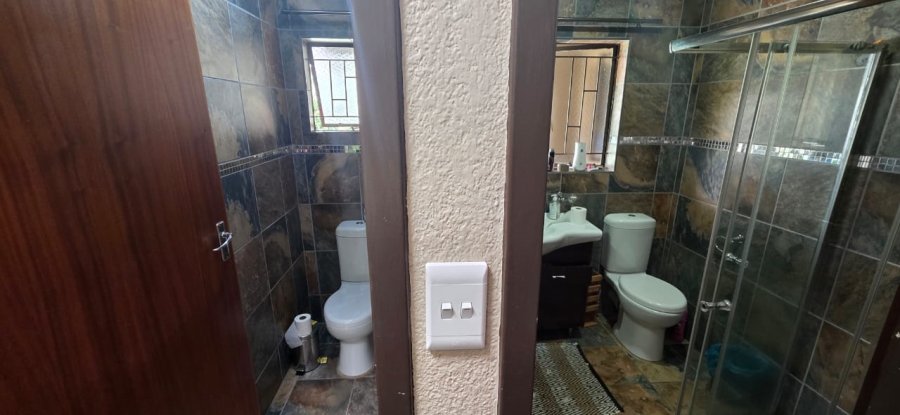 5 Bedroom Property for Sale in Wilkoppies North West